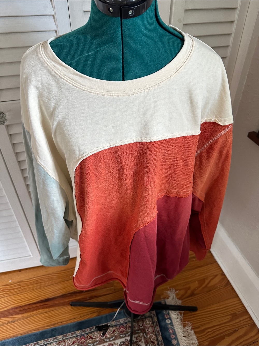 Color Block Oversized Sweatshirt - Picture 5 of 7